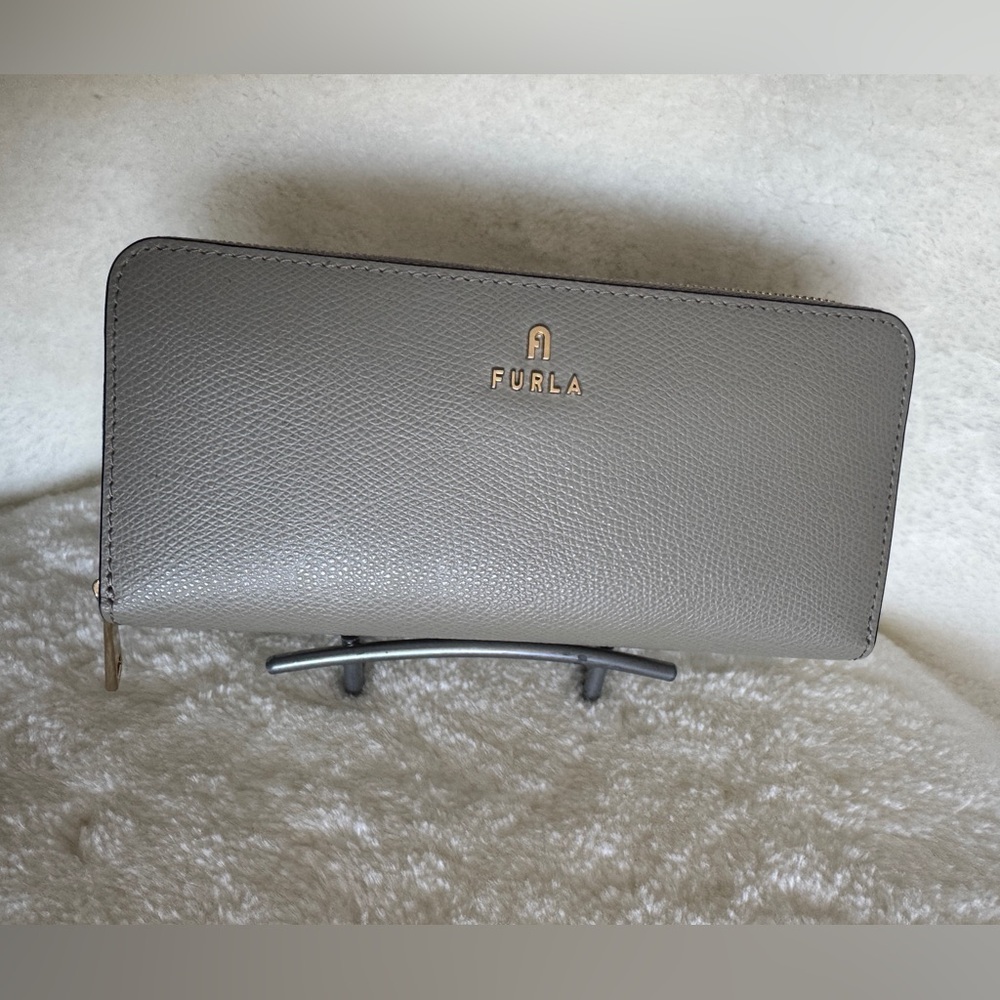 FURLA Zippy Long Wallet